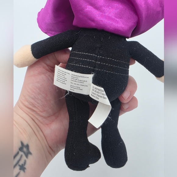 Hotel Transylvania 3 Dracula Plush Toy - Picture 6 of 6